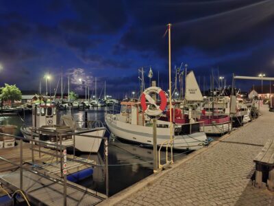 Råå Hamn at night